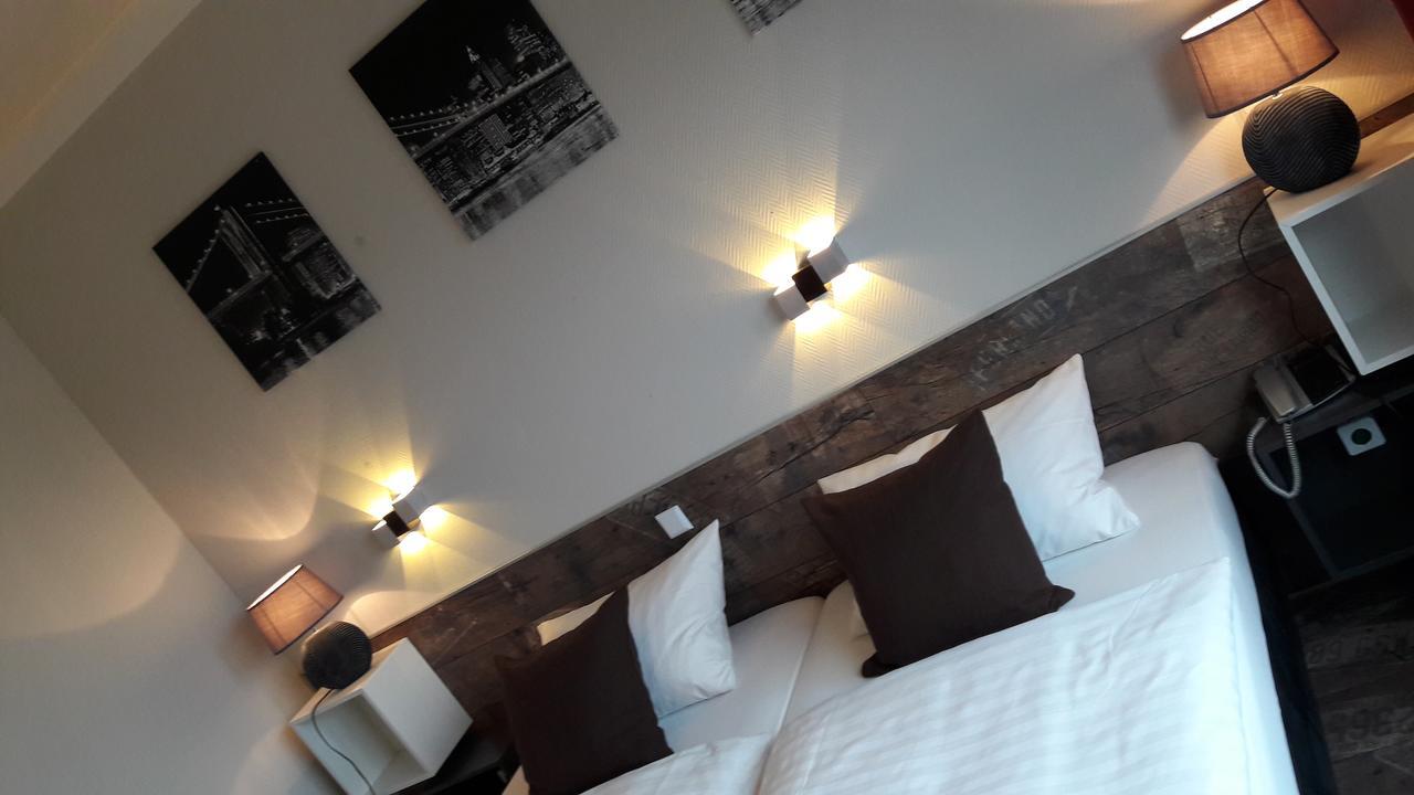Hotel Bremer Tor สตูห์ร ภายนอก รูปภาพ