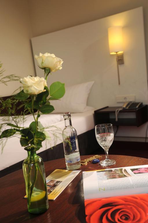 Hotel Bremer Tor สตูห์ร ภายนอก รูปภาพ