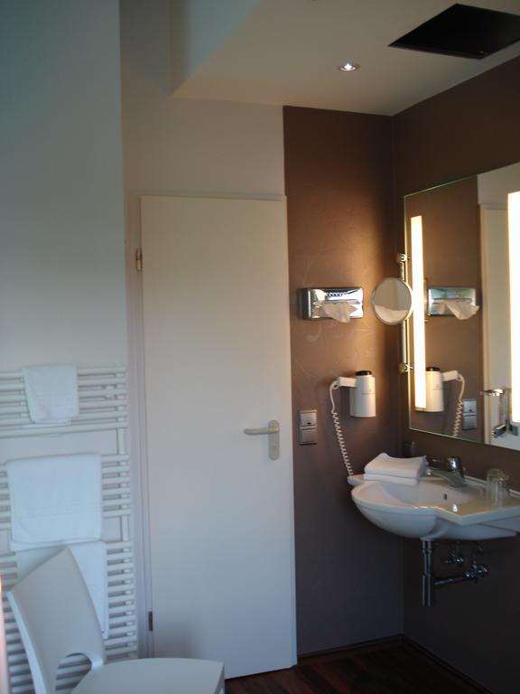 Hotel Bremer Tor สตูห์ร ภายนอก รูปภาพ