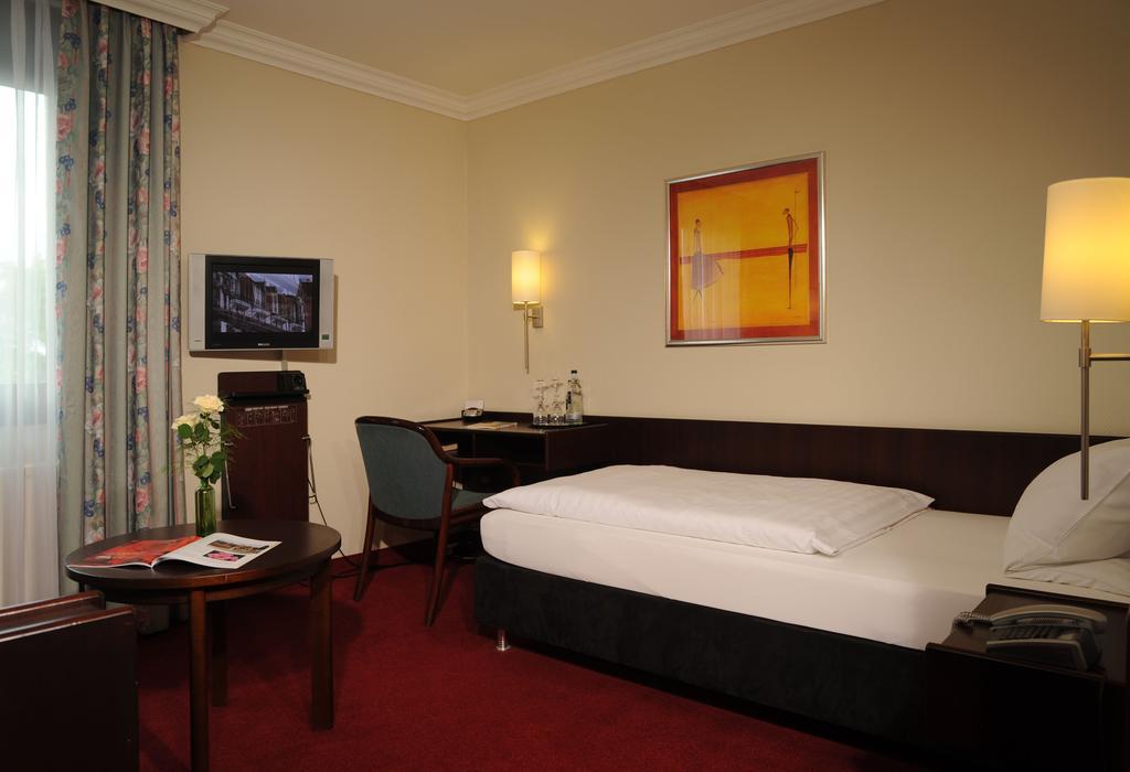 Hotel Bremer Tor สตูห์ร ภายนอก รูปภาพ