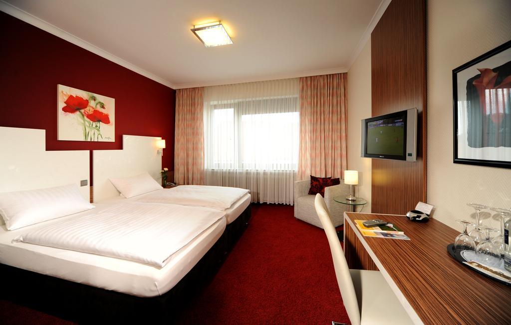 Hotel Bremer Tor สตูห์ร ภายนอก รูปภาพ